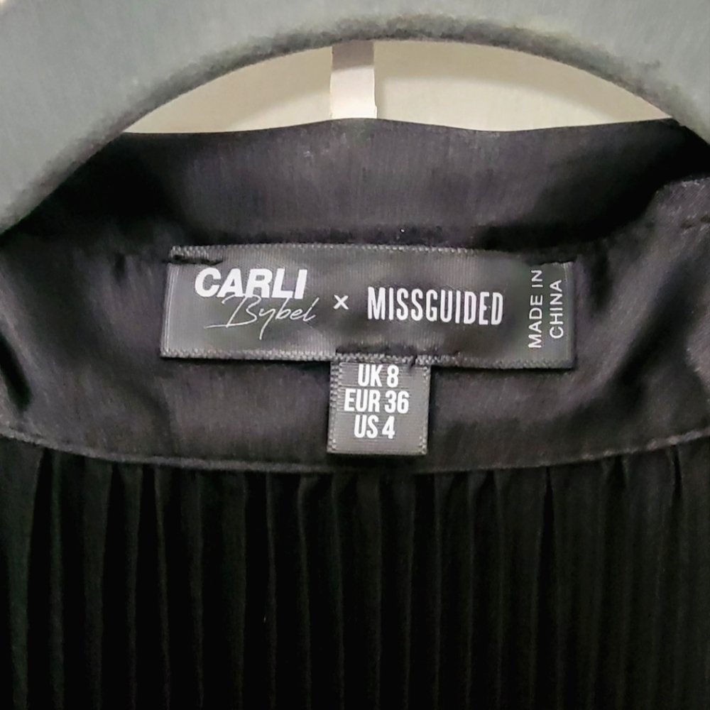 Satin Plisse Plunging Split Maxi Dress Missguided x Carli Bybel - Picture 10 of 12